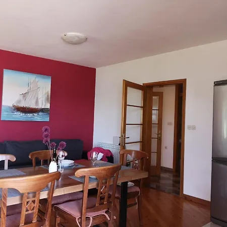 La Apartment Nevidane